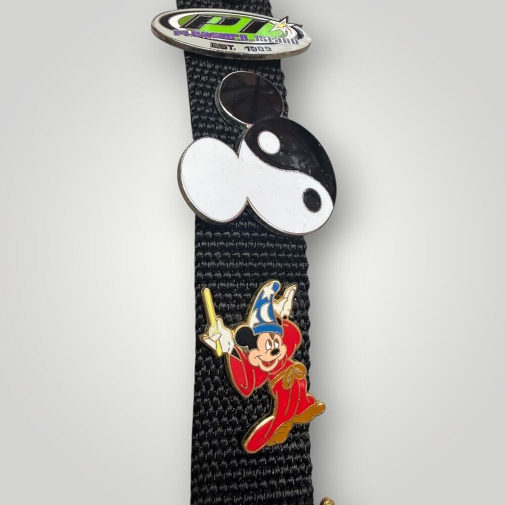 Vintage Disney 11 Pin Lot Lanyard Walt Disney World 2000 Animal Kingdom Mickey - Picture 7 of 9